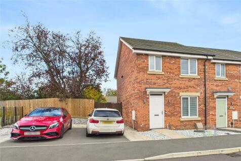 Red Kite Way, North Northamptonshire NN9 3 bed end of terrace house for sale