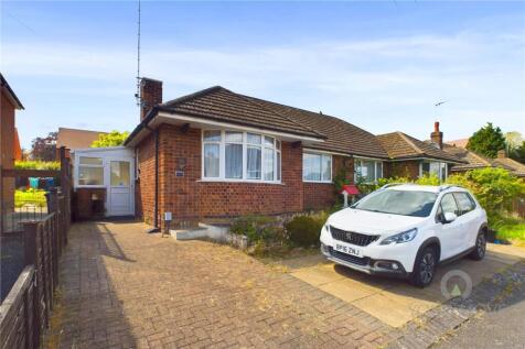 Greenfield Avenue, Northamptonshire NN15 2 bed bungalow for sale