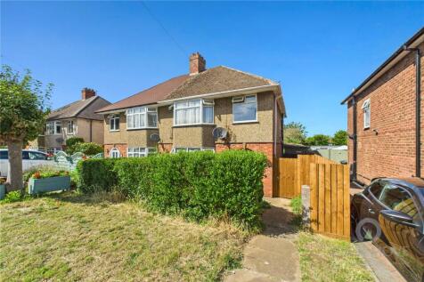 Friars Avenue, Northampton NN4 3 bed semi