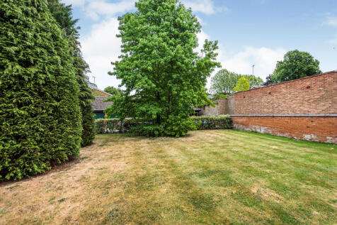 Stirling Court, Surbiton KT6 1 bed flat for sale