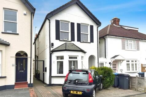 Douglas Road, Surbiton KT6 3 bed detached house for sale