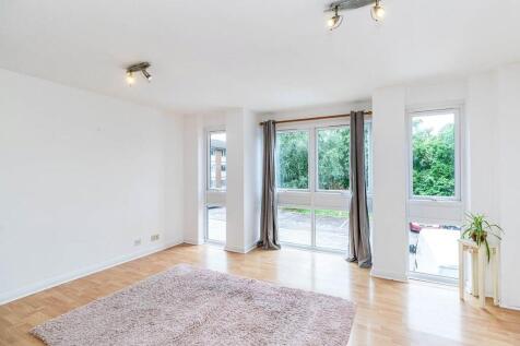 Lovelace Gardens, Surbiton KT6 1 bed flat for sale