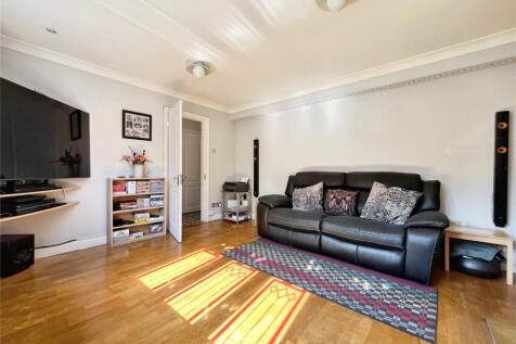 Westhorne Avenue, London SE9 3 bed end of terrace house for sale