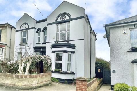 4 bedroom semi-detached house for sale