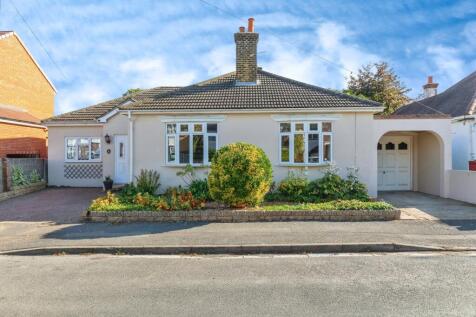 Hollybush Road, Kent DA12 3 bed bungalow for sale