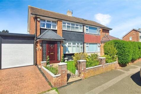 3 bedroom semi-detached house for sale