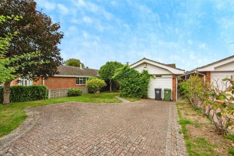 Station Road, Gravesend DA13 3 bed bungalow for sale