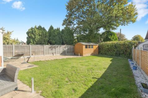 Green Way, Longfield DA3 4 bed bungalow for sale