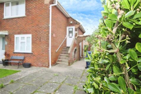 Travers Road, Kent CT14 2 bed flat for sale