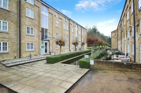 Mill Race, Dover CT17 3 bed flat for sale