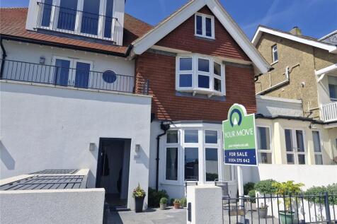 The Marina, Kent CT14 2 bed flat for sale