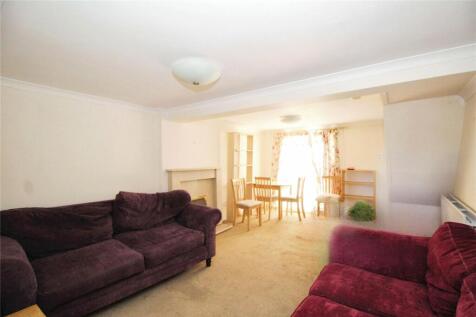 The Avenue, Dover CT15 2 bed terraced house for sale