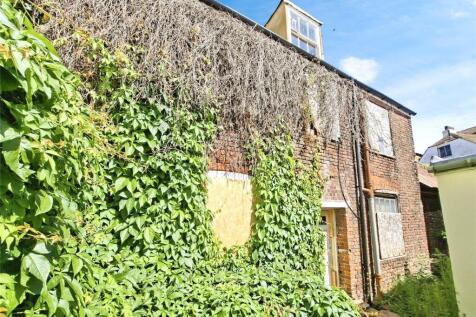 High Street, Kent CT14 4 bed detached house for sale