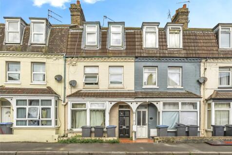 Beaconsfield Road, Kent CT16 4 bed terraced house for sale