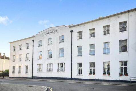 High Street, Kent CT14 1 bed flat for sale