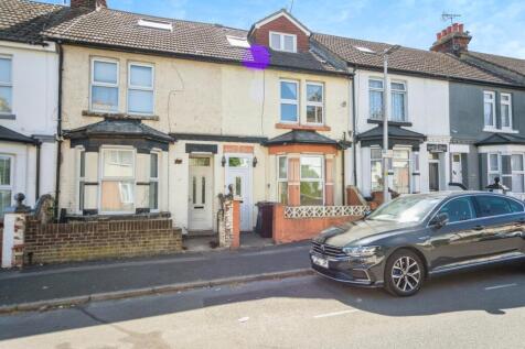 Toronto Road, Kent ME7 4 bed terraced house for sale