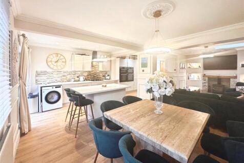 Capel Close, Kent ME8 3 bed bungalow for sale