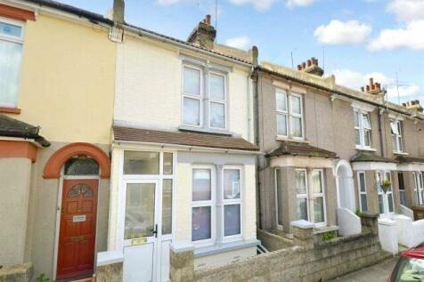 Castle Avenue, Kent ME1 3 bed terraced house for sale