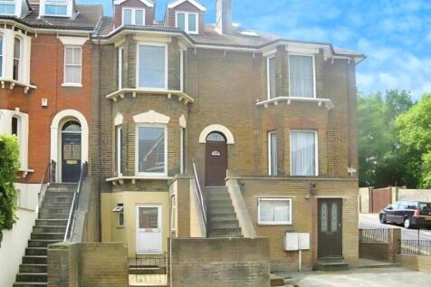 Maidstone Road, Kent ME1 4 bed terraced house for sale