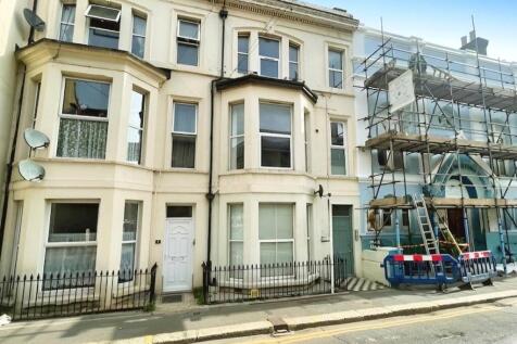 South Terrace, East Sussex TN34 2 bed flat for sale
