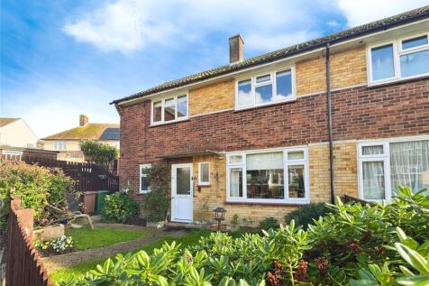 Clement Hill Road, East Sussex TN34 3 bed semi