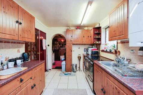 Greggs Wood Road, Tunbridge Wells TN2 3 bed semi