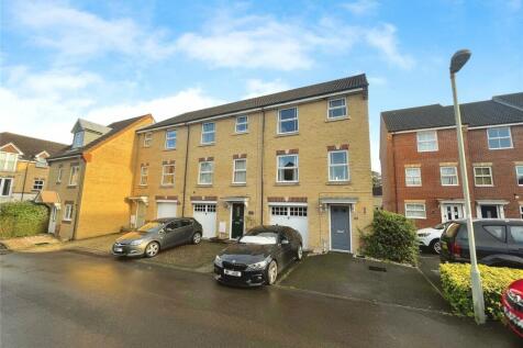 4 bedroom end of terrace house for sale