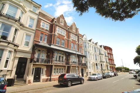 Western Parade, Hampshire PO5 2 bed flat for sale