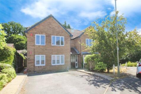 Farmhouse Way, Hampshire PO8 2 bed flat for sale