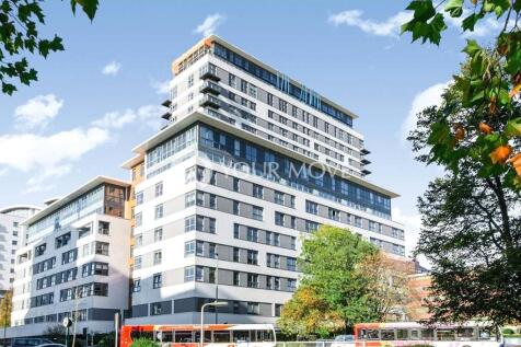 Alencon Link, Hampshire RG21 1 bed flat for sale