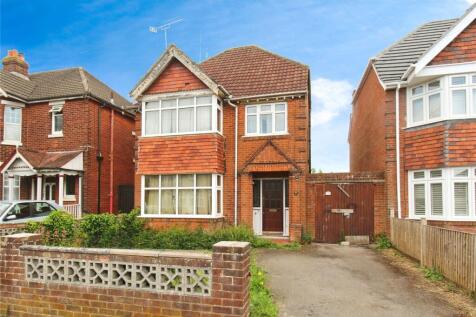 Cunard Avenue, Hampshire SO15 3 bed detached house for sale
