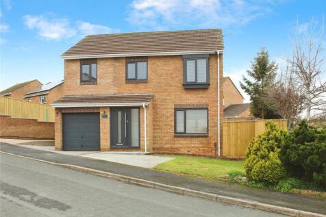 Burnley Close, Devon TQ12 4 bed detached house for sale