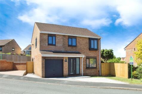Burnley Close, Devon TQ12 4 bed detached house for sale
