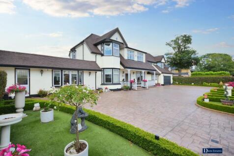 Ernest Road, Emerson Park... 5 bed detached house for sale