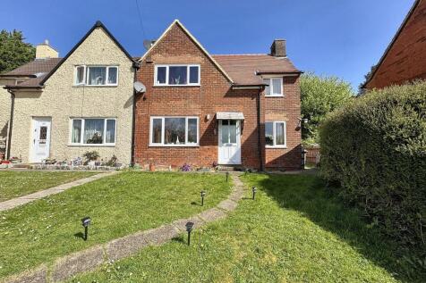 4 bedroom semi-detached house for sale