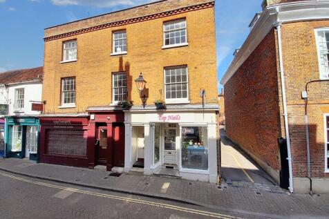 Winchester 2 bed maisonette for sale