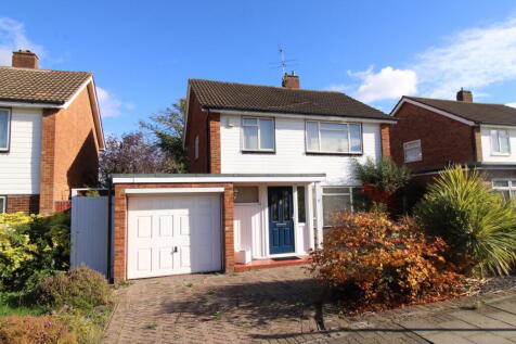 Hayesford Park Drive, Bromley, BR2 3 bed detached house for sale