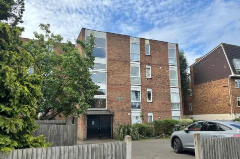 Albemarle Road, Beckenham, BR3 2 bed flat for sale