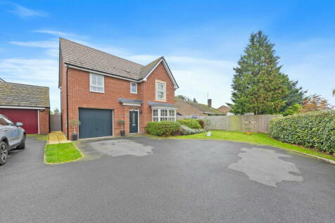 4 bedroom detached house for sale