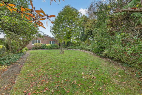 Pipers Hill Road, Kettering NN15 2 bed detached bungalow for sale