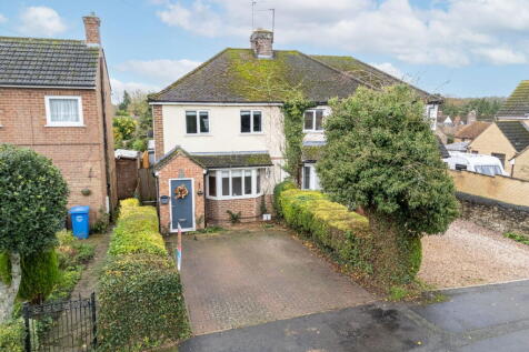 Queen Eleanor Road, Kettering NN14 3 bed semi