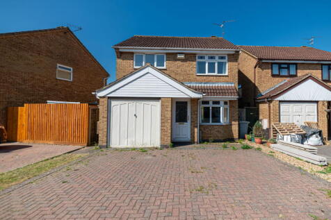 Brambleside, Kettering NN16 3 bed detached house for sale