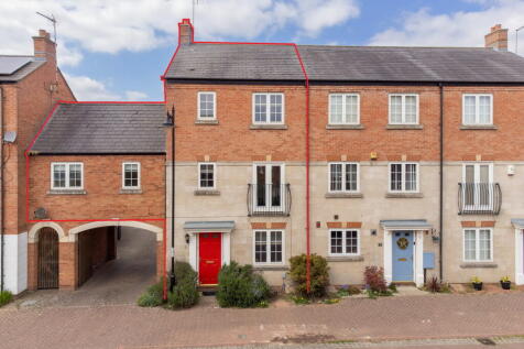 4 bedroom terraced house for sale