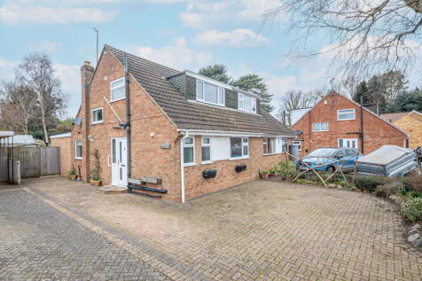 Logan Crescent, Market Harborough LE16 3 bed semi