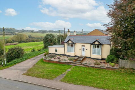 2 bedroom detached bungalow for sale