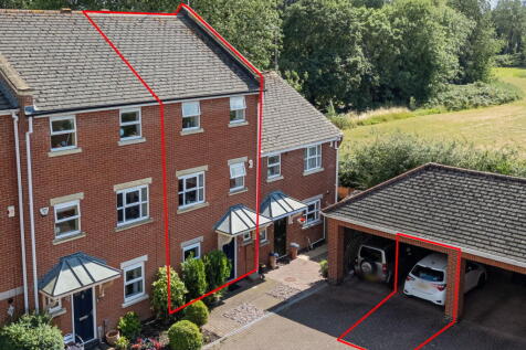 Yeomanry Court, Market Harborough LE16 3 bed terraced house for sale