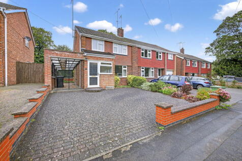 Arden Way, Market Harborough LE16 3 bed semi