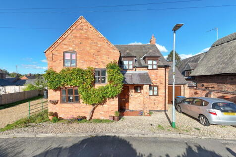 Horseshoe Lane, Market Harborough LE16 4 bed detached house for sale