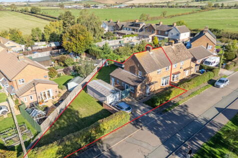 Church Close, Market Harborough LE16 3 bed semi