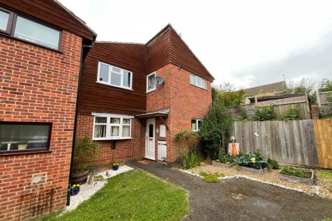 Jubilee Gardens, Market Harborough LE16 3 bed end of terrace house for sale